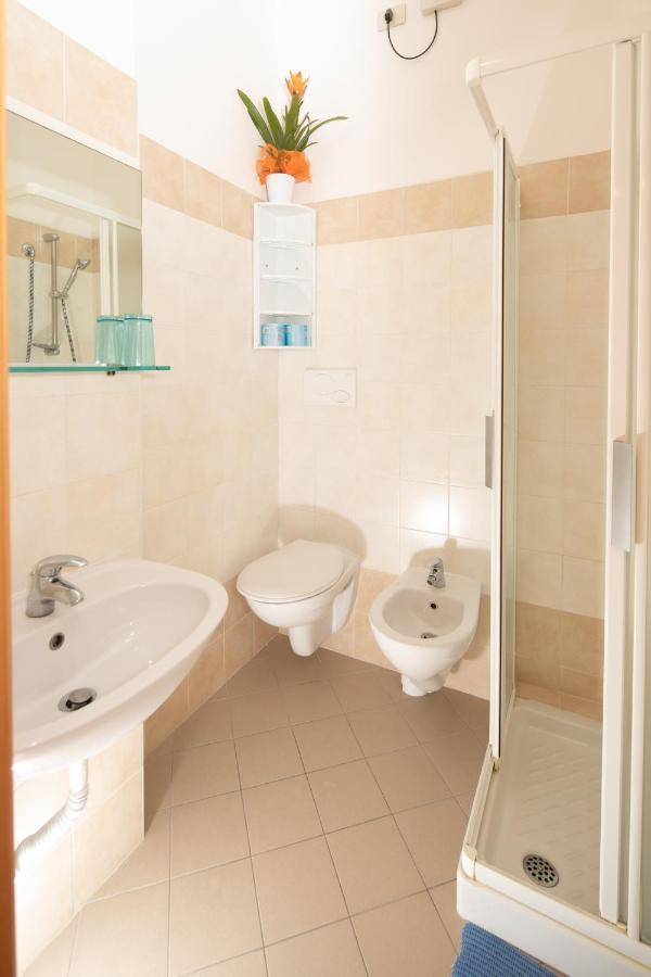 Hotel Lem Rimini Bagian luar foto